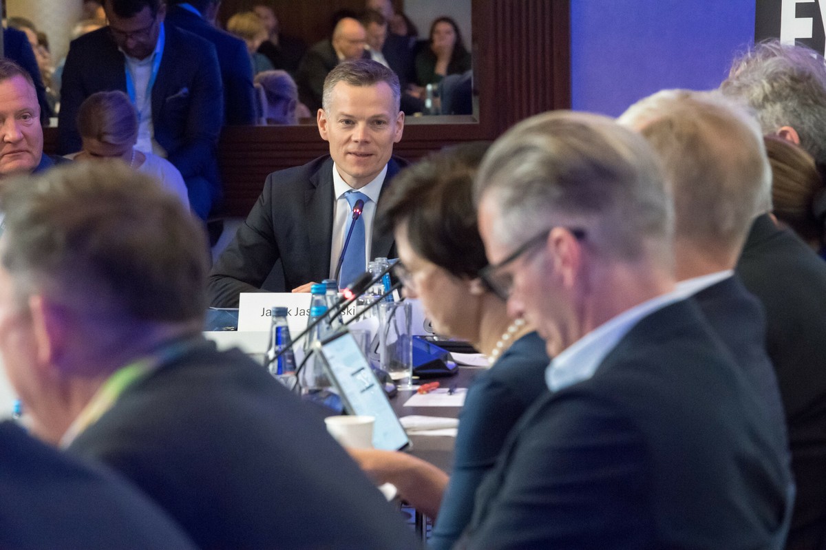 Szef KNF o roli Polski. Powinniśmy w większym stopniu wpływać na politykę Brukseli