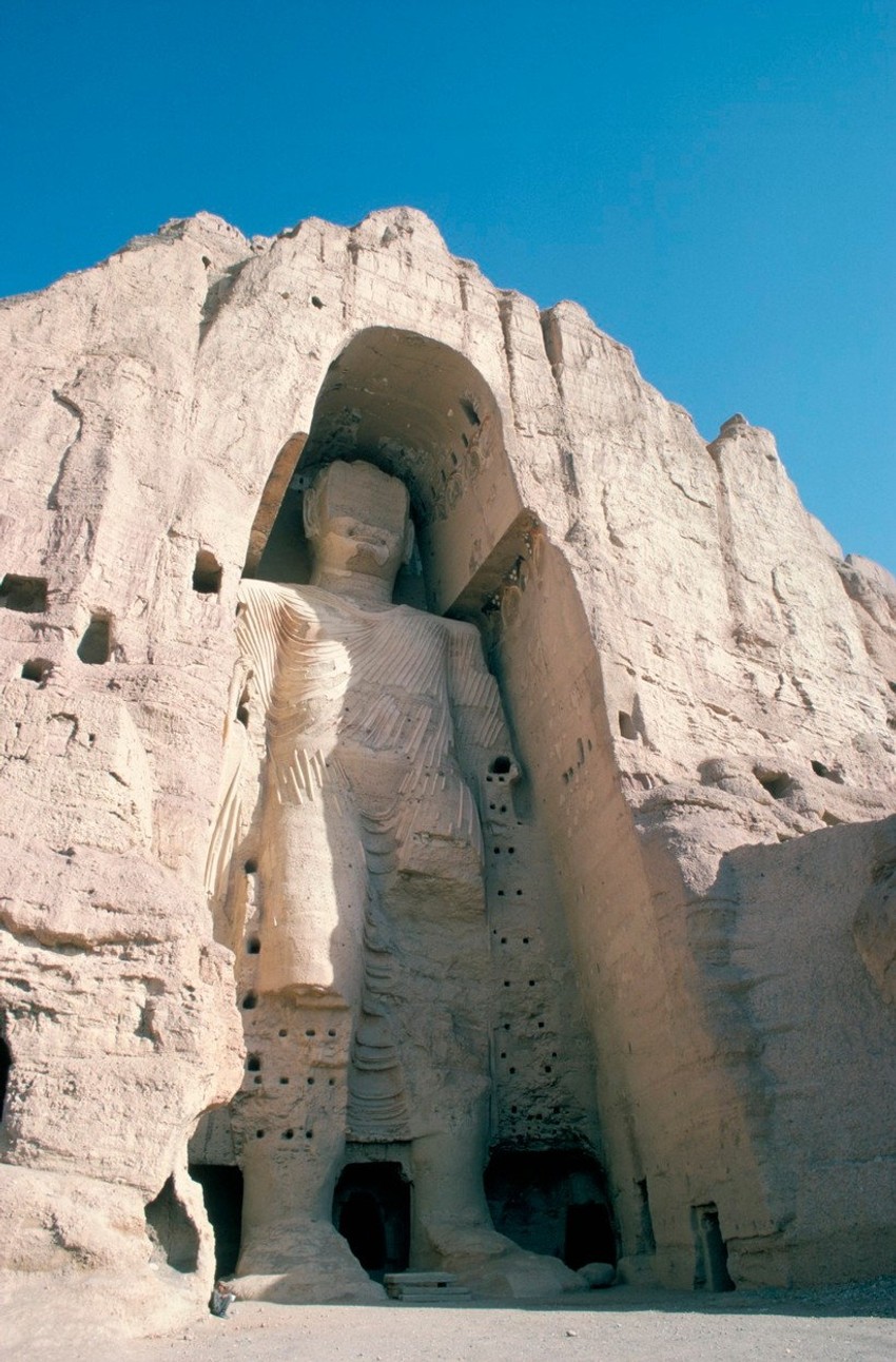 Jedna od statua pre uništenja.