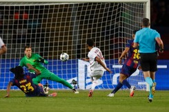 Liga Mistrzów. Szczęsny puścił gola w ostatniej minucie. Barcelona przegrała z Paris Saint-Germain