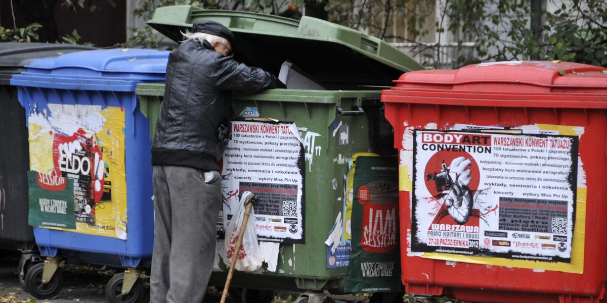 Coraz więcej osób, które długo pracowało na umowę-zlecenie, nie ma prawa do emerytury minimalnej. Obecnie to już co dwudziesty emeryt.