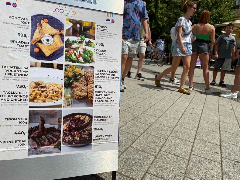 Novosadski kafići tokom Exit festivala