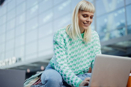 Pokolenie Z wykończy prestiżowy zawód? Woli słuchać porad z internetu