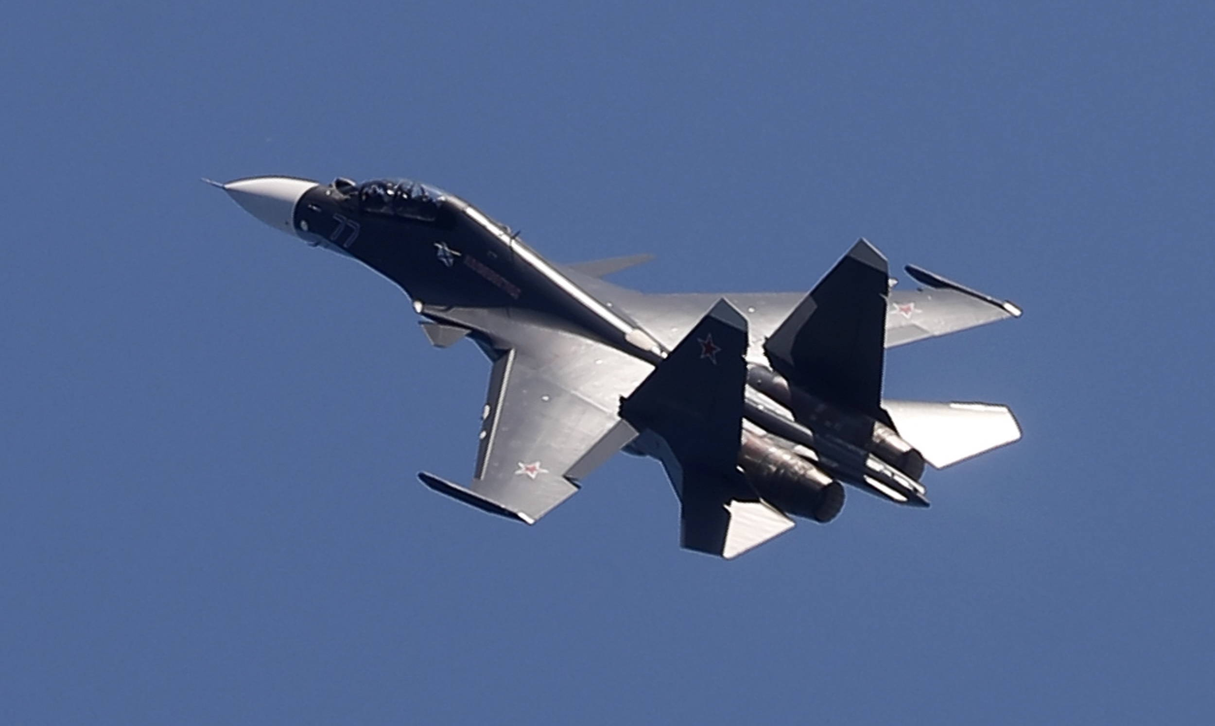 Ukraiński wywiad pokazuje sabotaż: Dwa rosyjskie myśliwce w płomieniach