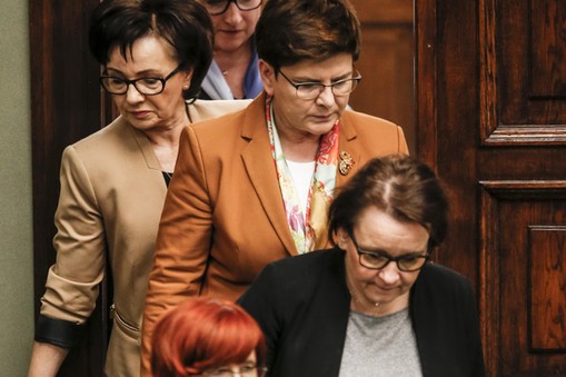 Beata Kempa, Elżbieta Witek,Beata Szydło, Anna Zalewska i Elżbieta Rafalska