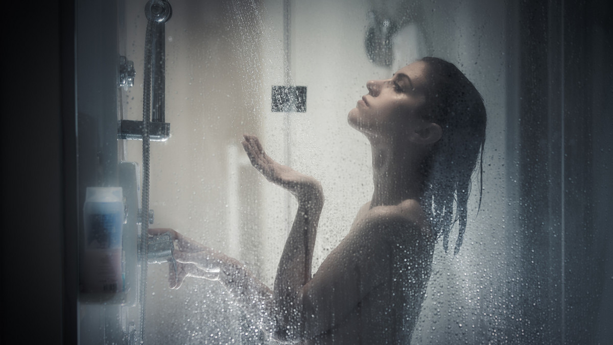 Właściciel mieszkania z Airbnb w Paryżu filmował studentki pod prysznicem
