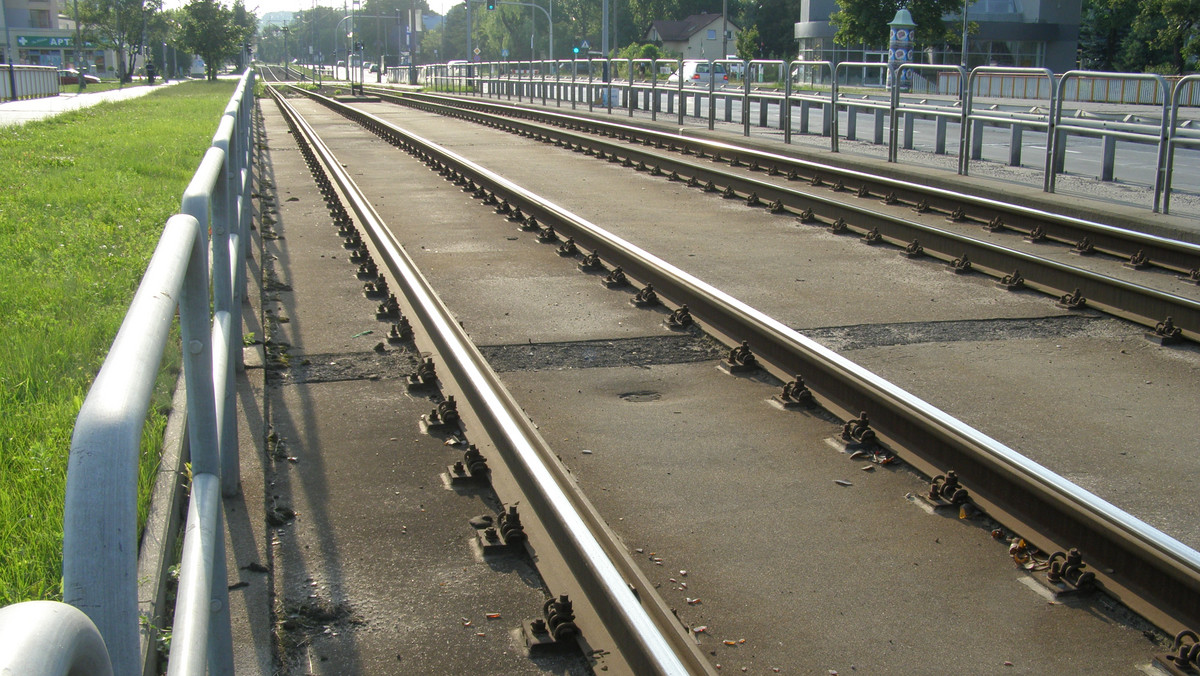 W połowie kwietnia mają odbyć się spotkania konsultacyjne ws. wyboru trasy tramwajowej do południowych dzielnic Katowic. Inwestycję zapowiedział w styczniu br. prezydent miasta Marcin Krupa. Nowa linia miałaby powstać w latach 2018-2019.