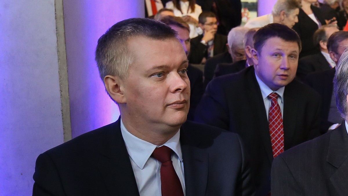 Trzeba za wszelką cenę doprowadzić do zawieszenia broni na Ukrainie -   powiedział wicepremier, minister obrony Tomasz Siemoniak, pytany o planowany na środę szczyt w Mińsku. W środę mają się tam spotkać kanclerz Niemiec Angela Merkel, prezydent Francji Francois Hollande, prezydent Ukrainy Petro Poroszenko i prezydent Rosji Władimir Putin.