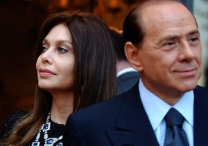 391980_silvio-berluskoni-veronika-lario-ap