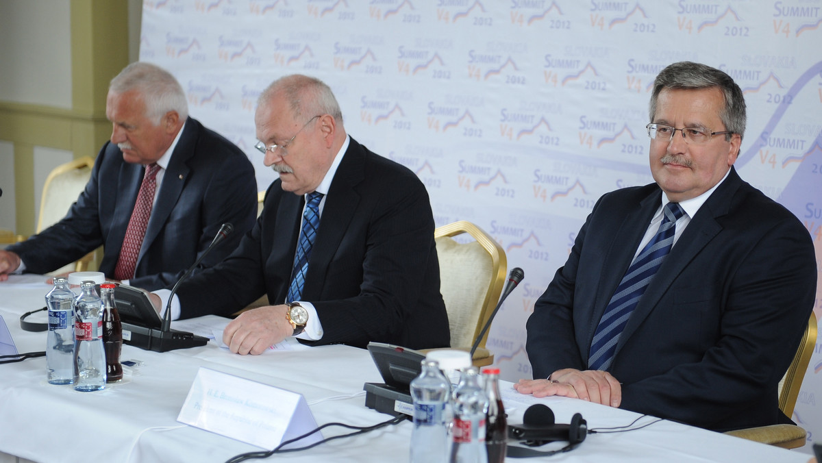 Żaden z uczestników spotkania przywódców państw Grupy Wyszehradzkiej w Szczyrbskim Jeziorze, nie jest zwolennikiem bojkotu meczów rozgrywanych na Ukrainie w ramach Euro 2012 - powiedział po zakończeniu dwudniowych obrad prezydent Bronisław Komorowski.