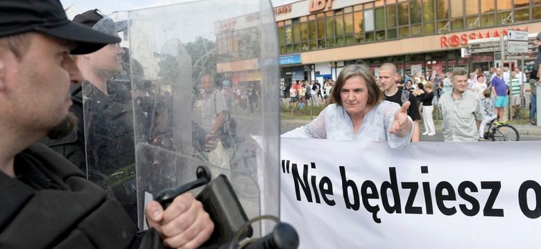 Proces byłej radnej PiS. Chodzi o napaść na policjantów na Marszu Równości