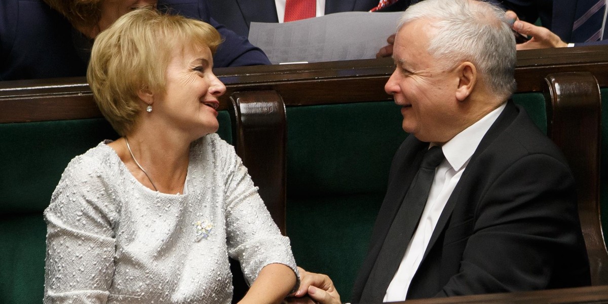 Cóż za spojrzenia! Kaczyński i Szczypińska w Sejmie