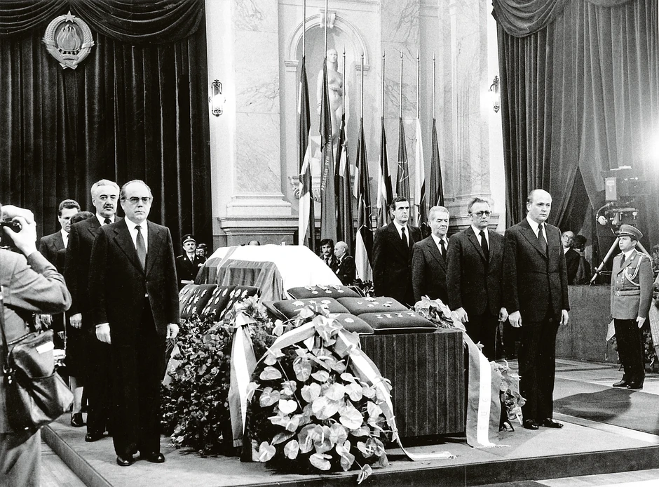 Uz predsednika do njegovog poslednjeg trenutka: Mandić pored Titovog odra 