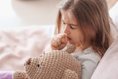 Kislányom nagyon köhög, az orvos szerint nincs baja - de akkor mitől? Az orvos válaszol