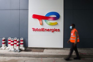 "Neutralny węglowo" gaz ziemny to bujda? Zamiast ciąć emisje koncerny płacą za lasy