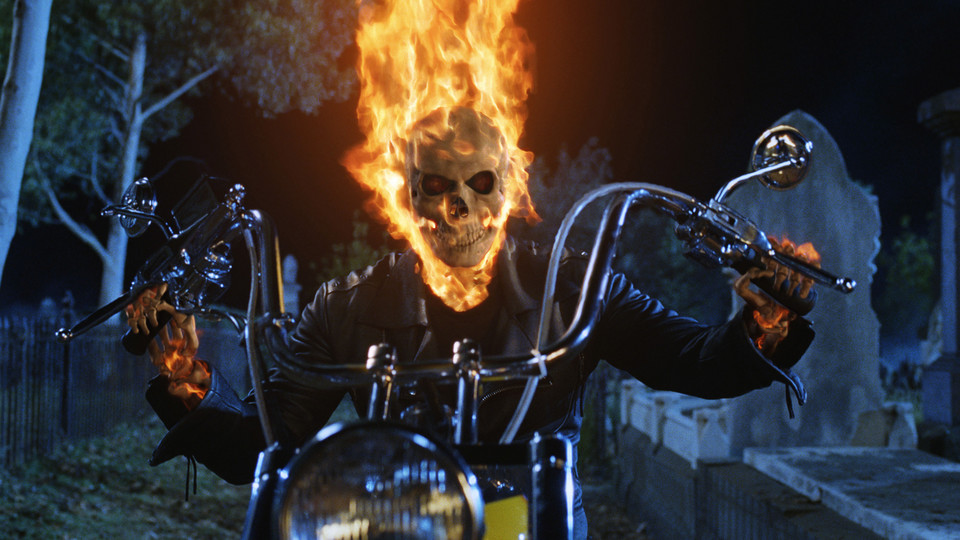 Kadr z filmu "Ghost Rider 2" (reż. Mark Neveldine i Brian Taylor)