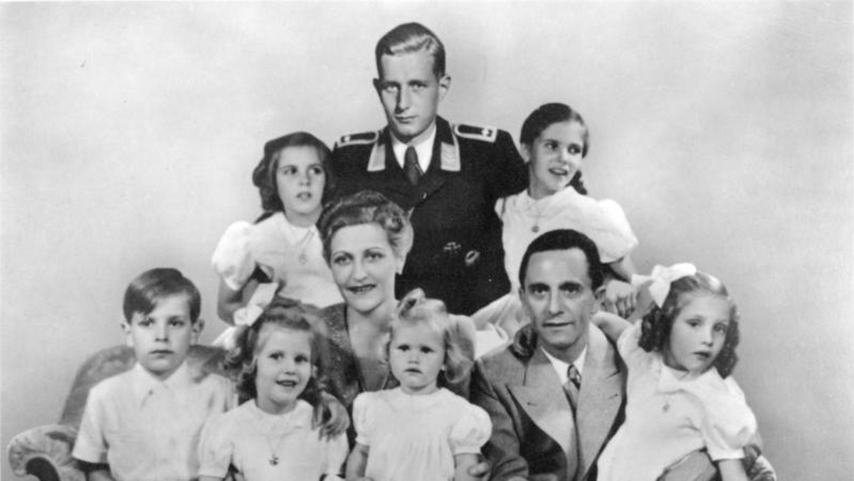 Była najstarszą z sześciorga dzieci Josepha i Magdy Goebbels, które zeszły wraz z rodzicami 22 kwietnia 1945 r. do berlińskiego bunkra Hitlera.