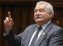 "Kaczyńscy puścili bąka. Muszą przeprosić"