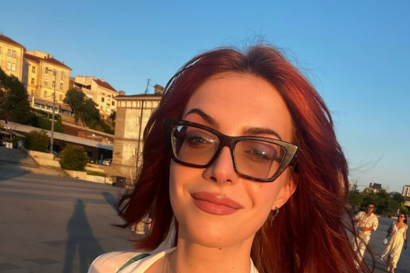 OD MAJKE NASLEDILA I LEPOTU I TALENAT Ovo je mlađa ćerka Suzane Mančić: Menjala je poslove, a evo čime se danas bavi (FOTO)