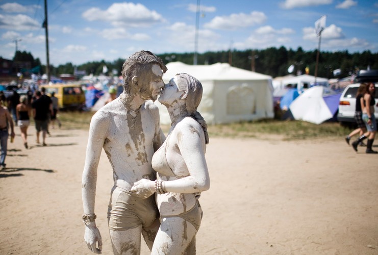 Jubileuszowy – dziesiąty Przystanek Woodstock 2004 odbył się już w Kostrzynie nad Odrą 30 i 31 lipca 2004. Miejscem festiwalu stał się były poligon wojskowy we wschodniej części miasta