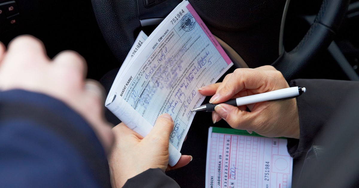 Mandat za zmianę opon, mycie auta i inne niesłuszne kary - co zrobić, by nie zapłacić?