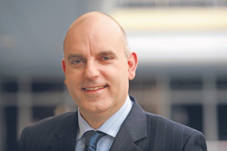 <b>Ireneusz Jabłoński Centrum im. Adama Smitha: ZUS</b><br /><br />ZUS, bo z nim wiążę nadzieję na przyszłość bardziej niż z funduszami spekulacyjnymi. Każdy system emerytalny jest umową społeczną między pokoleniem rodziców i dziadków a pokoleniem dzieci i wnuków aktywnych zawodowo. To, co wypracują dzieci i wnuki, jest możliwe do podziału z ich rodzicami w formie emerytur.