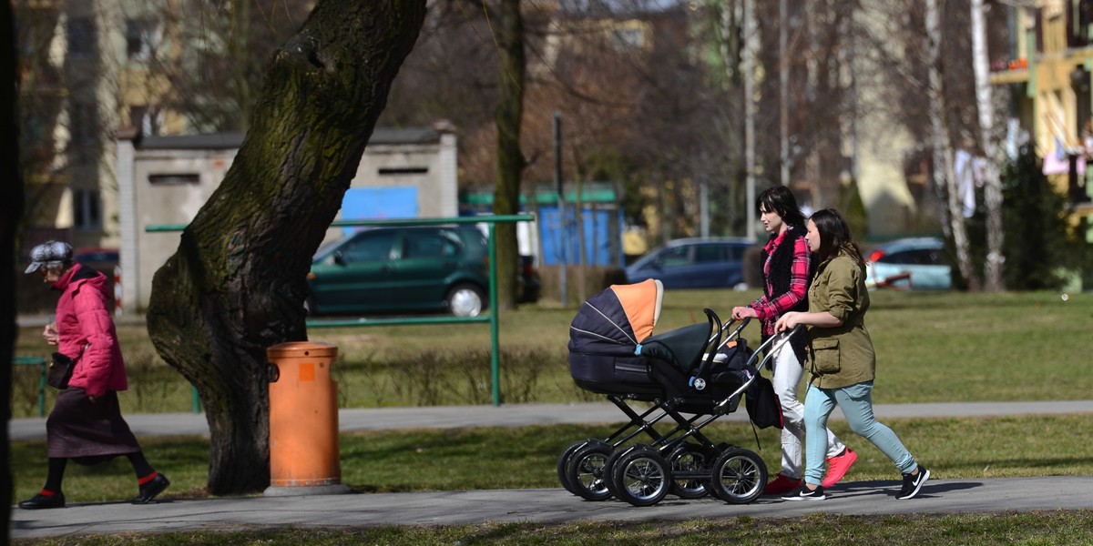 Wiceminister rodziny powiedział, że rząd wcale nie wyklucza podniesienia świadczenia rodzinnego 500 plus. Mogłoby to nastąpić już w 2021 r. 