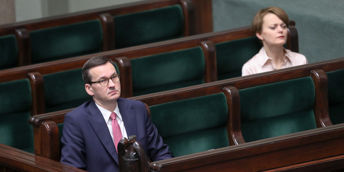 Polska wdrożyła największy fiskalny program pomocowy oparty na luzowaniu ilościowym w całym regionie, a jeśli chodzi o skalę tarcz antykryzysowych plasuje się na trzecim miejscu za Węgrami i Czechami - głosi raport ING.