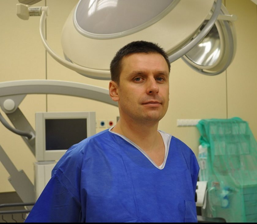 dr Paweł Tabakow z Uniwersyteckiego Szpitala Klinicznego we Wrocławiu