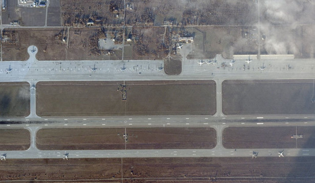 Satelitarne zdjęcie lotniska Engels