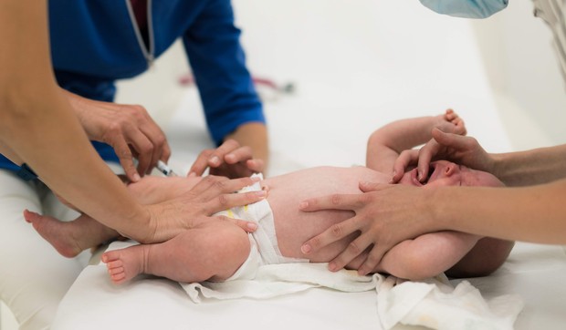 Bebe primaju hepatitis B na rođenju