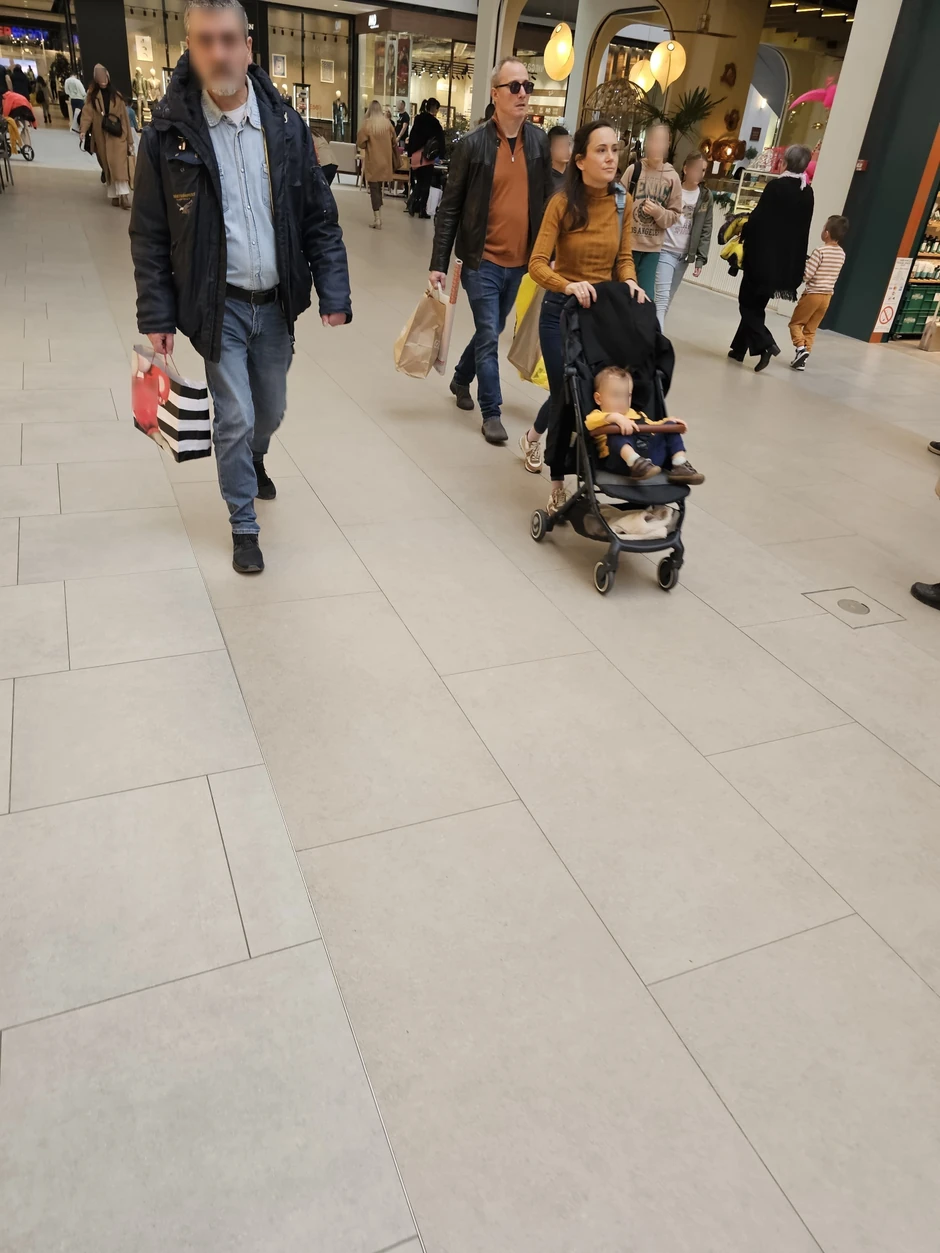 Miloš Timotijević sa suprugom i sinom