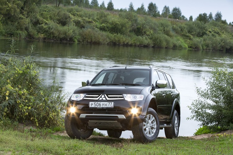 Mitsubishi pajero sport