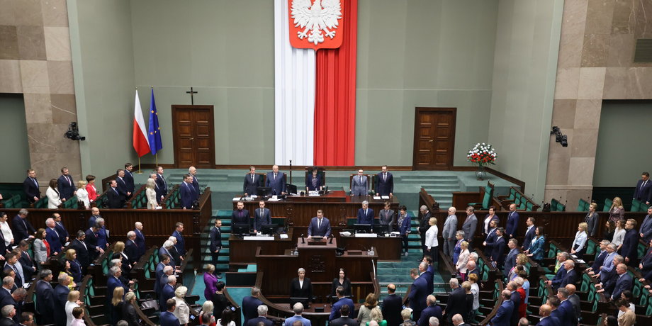 Decyzja Sejmu przybliża Polskę do wypłat środków z KPO.