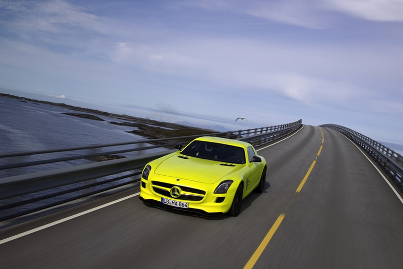 Mercedes SLS AMG E-Cell – z e-pięknem trzeba obcować