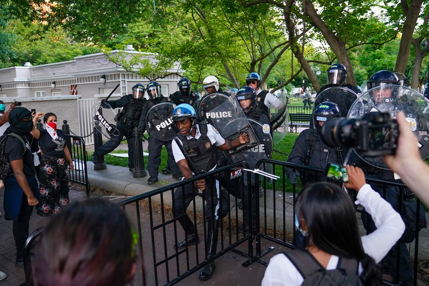 Protest ispred Bele kuće