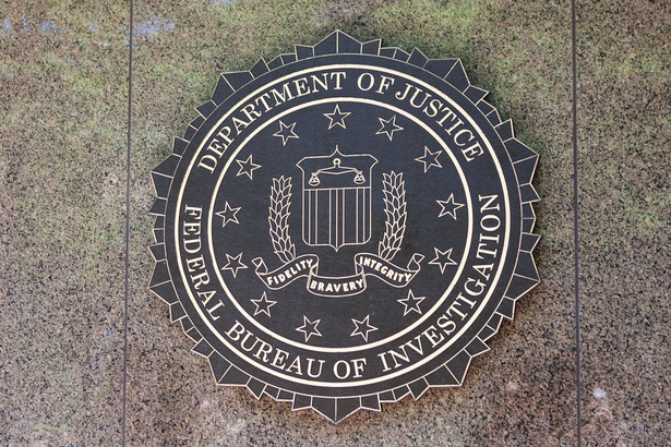 Bloomberg podaje, że na początku roku FBI podpisało porozumienie z NABU w sprawie współpracy w śledztwach dotyczących międzynarodowych afer związanych z praniem pieniędzy 00">Shutterstock.com