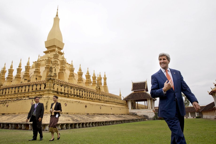 LAOS: Kerry tours the That Luang Stupa or "Pha That Luang," in Vientiane on Monday in January 25, 2016.