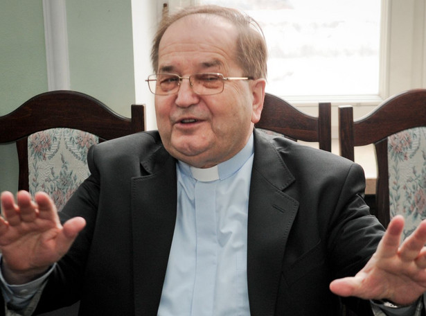Ojciec Rydzyk staje murem za arcybiskupem oskarżanym o pedofilię