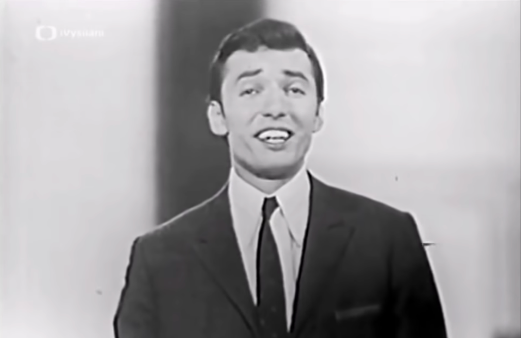 Český spevák Karel Gott.