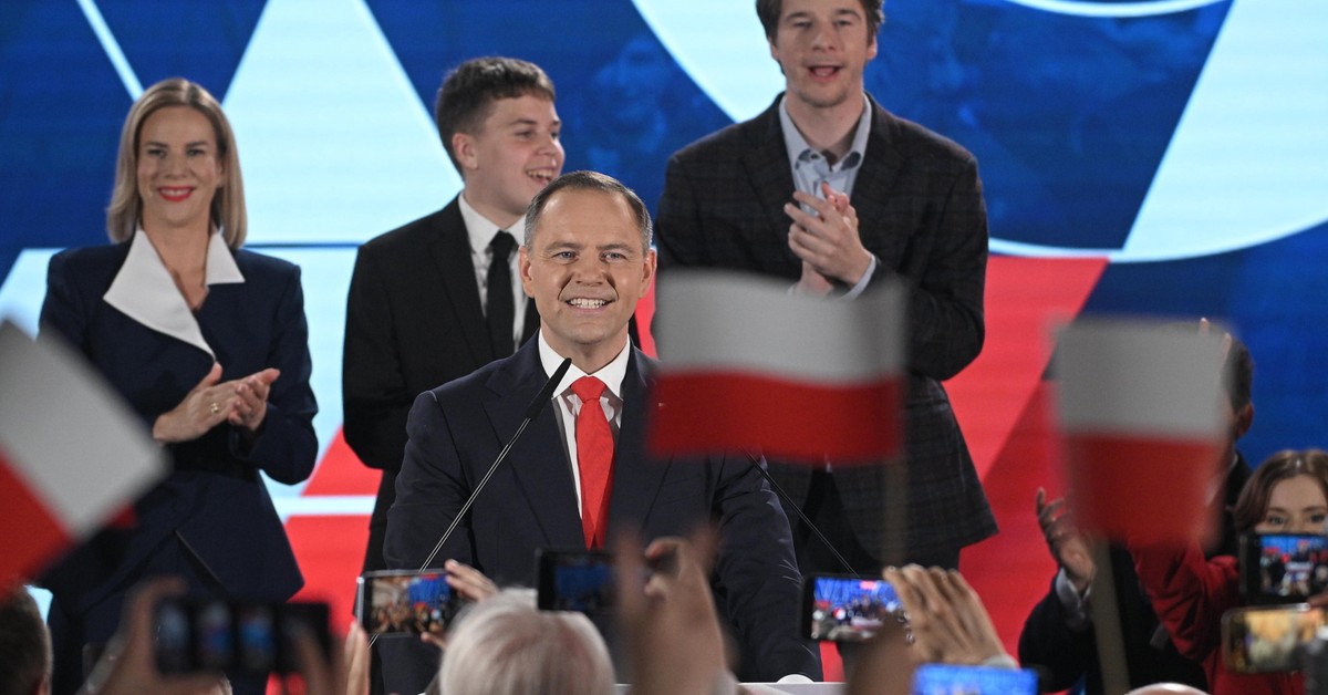 Президентские выборы 2025 года. Результаты последних опросов: 90 процентов. комиссия. Кароль Навроцкий побеждает Рафала Тшасковски