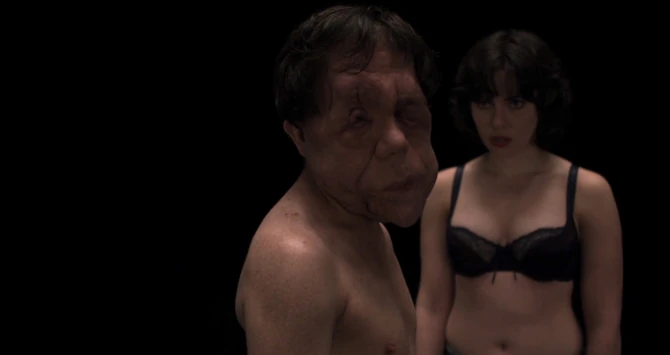 Adam Pirson i Skarlet Johanson