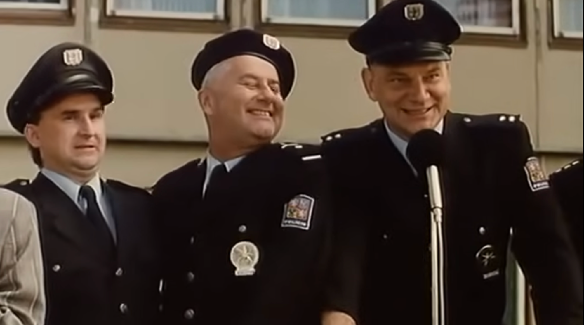 Český herec Jaroslav Sypal vo filme Byl jednou jeden polda.