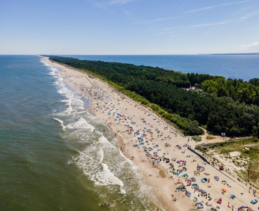 Władysławowo: tłumy na plaży w czasie pandemii? Burmistrz komentuje