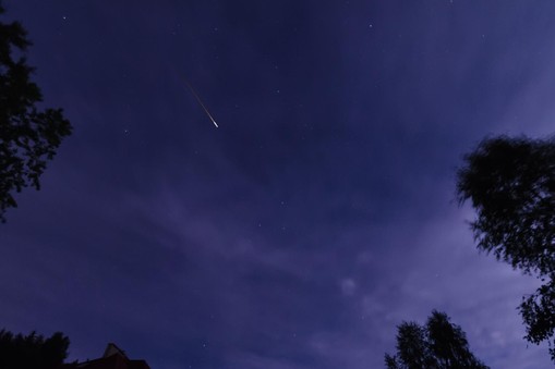 niebo nasa spadające gwiazdy geminidy perseidy