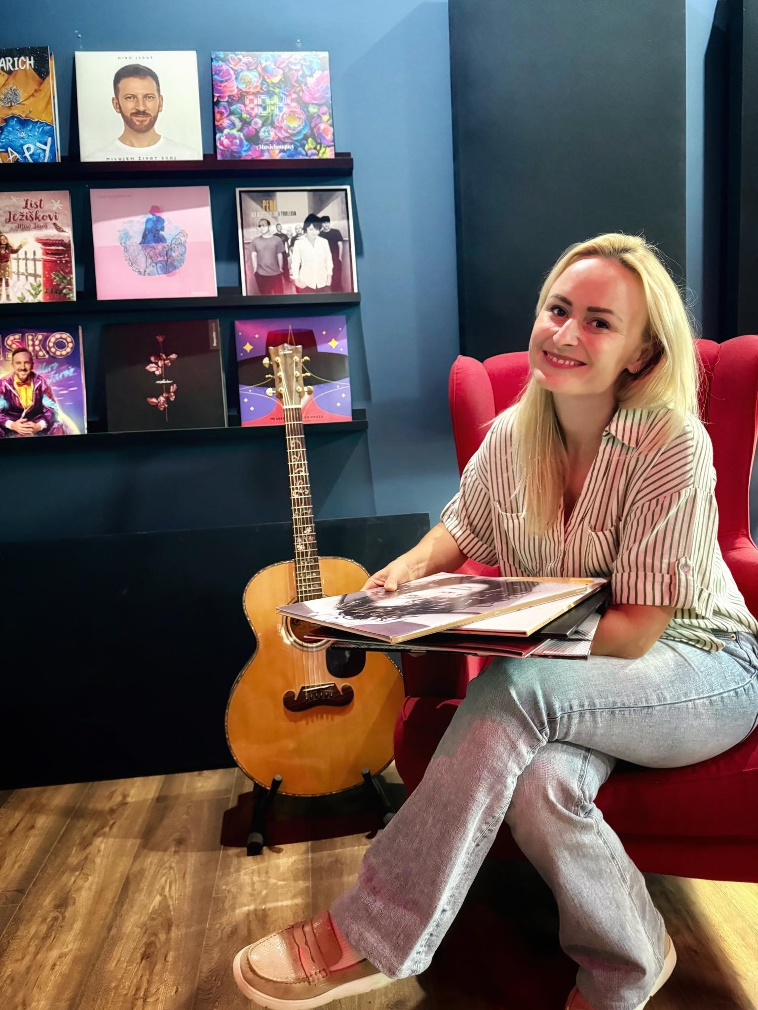 Slovenská speváčka a skladateľka Janais.