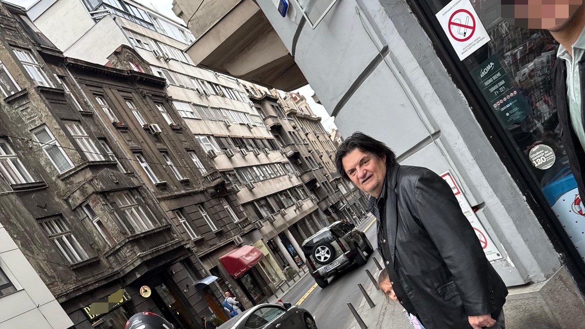 PAPARACO U CENTRU GRADA Poštar presreo Kemiša i ćerku Zlatu, nesvakidašnja scena nasred ulice: Ovo nikako nisu očekivali