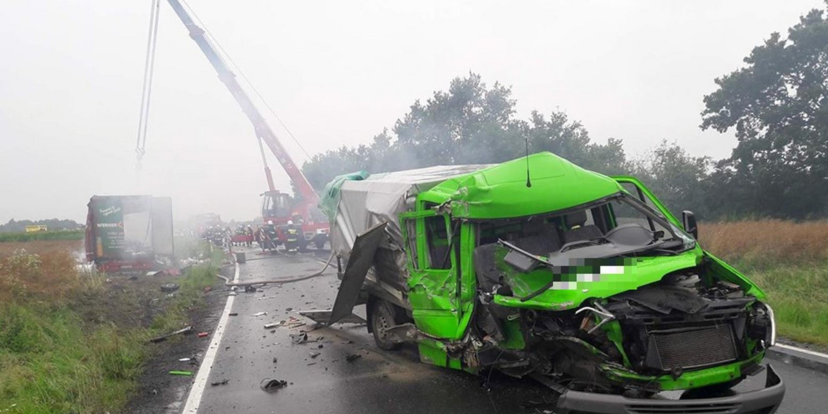 Tragiczne skutki wypadku pod Opolem. Płonęły samochody