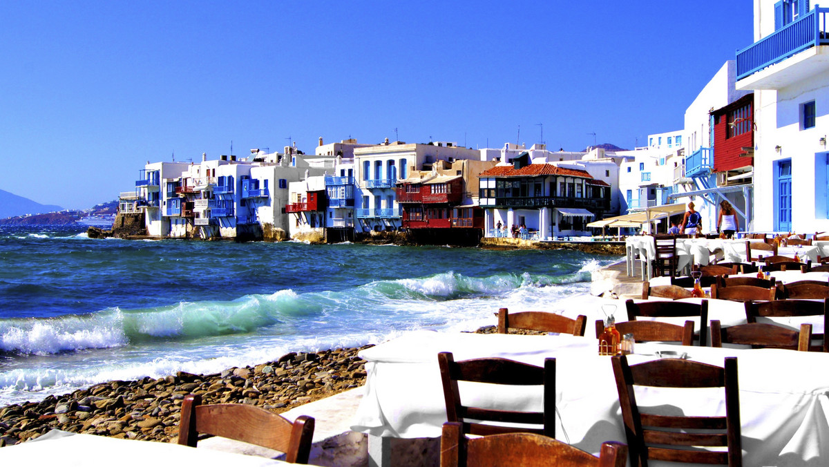 Kluby, restauracje i bary na greckiej wyspie Mykonos zostały zamknięte na dziesięć dni. To protest ich właścicieli przeciw greckiemu prawu, które wprowadza obowiązkową ciszę po trzeciej w nocy. Restauratorzy twierdzą, że takie działania będą skutkować dla nich dużymi stratami finansowymi, gdyż Mykonos jest najbardziej imprezową wyspą Grecji.