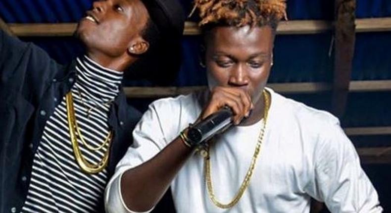 Opanka and Wisa Greid performing