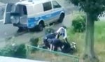 Po szarpaninie z policją przestał się ruszać. W szpitalu stwierdzili zgon. Film z interwencji wywołał burzę